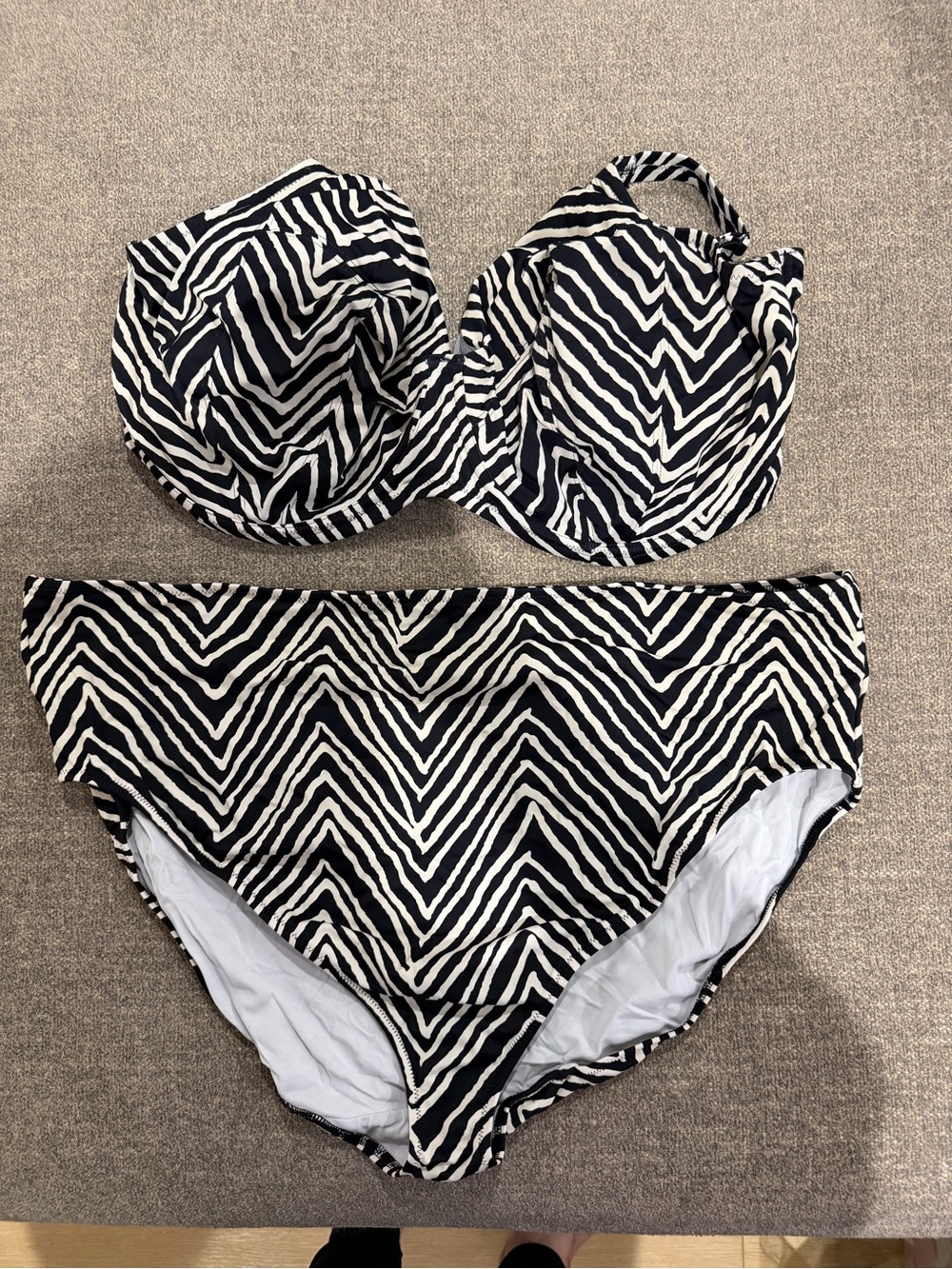 Elomi Black and White Zigzag Bikini Set